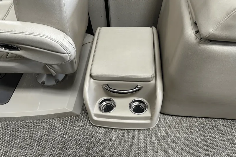 Slide: The Image of Premier 270 INTRIGUE 2019 - 33