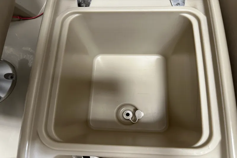 Slide: The Image of Premier 270 INTRIGUE 2019 - 34