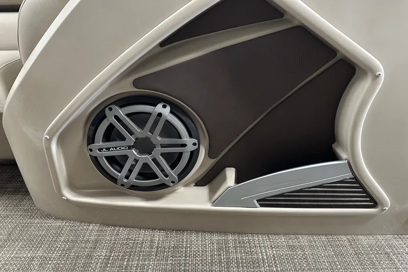 Slide: The Image of Premier 270 INTRIGUE 2019 - 45