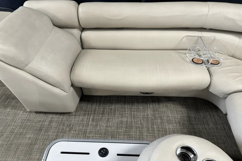 Slide: The Image of Premier 270 INTRIGUE 2019 - 51