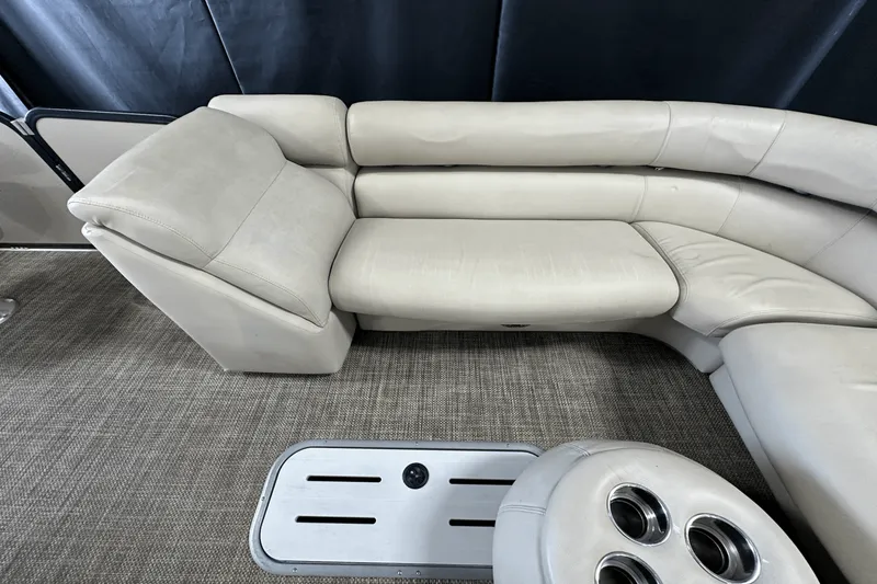 Slide: The Image of Premier 270 INTRIGUE 2019 - 52