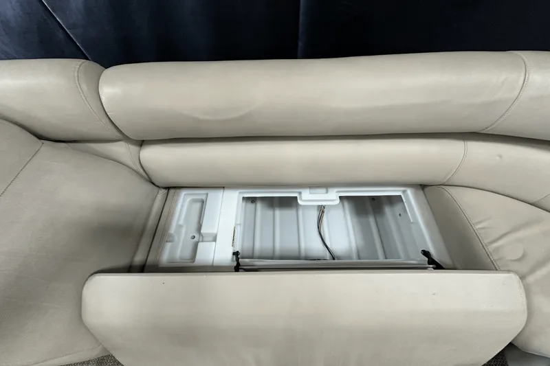 Slide: The Image of Premier 270 INTRIGUE 2019 - 53