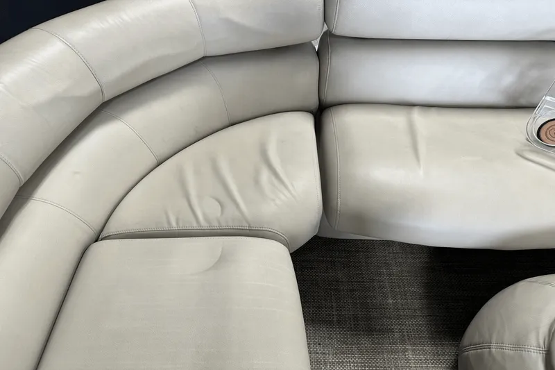 Slide: The Image of Premier 270 INTRIGUE 2019 - 54