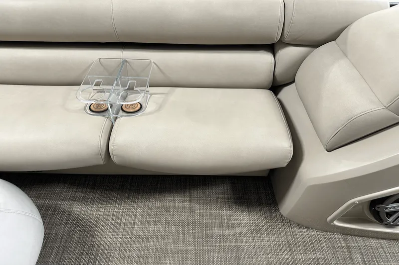 Slide: The Image of Premier 270 INTRIGUE 2019 - 57