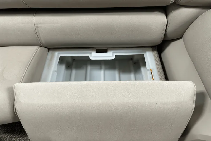 Slide: The Image of Premier 270 INTRIGUE 2019 - 58