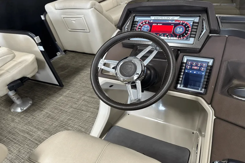 Slide: The Image of Premier 270 INTRIGUE 2019 - 7