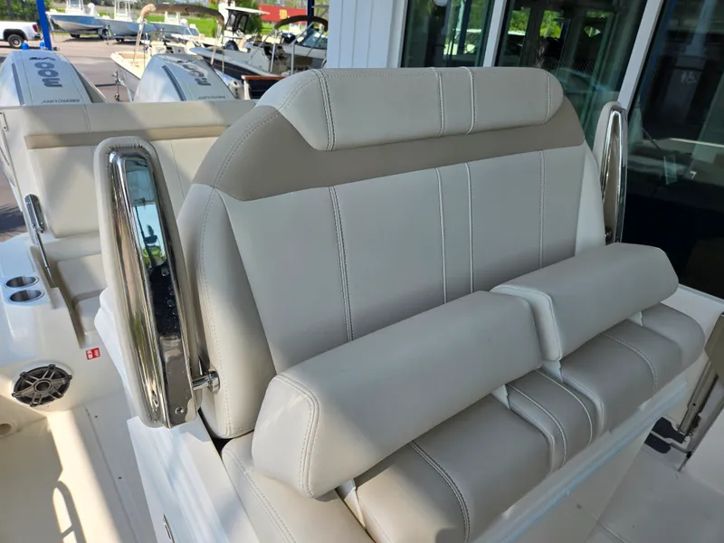 Slide: The Image of Boston Whaler 280 Dauntless 2027 - 12