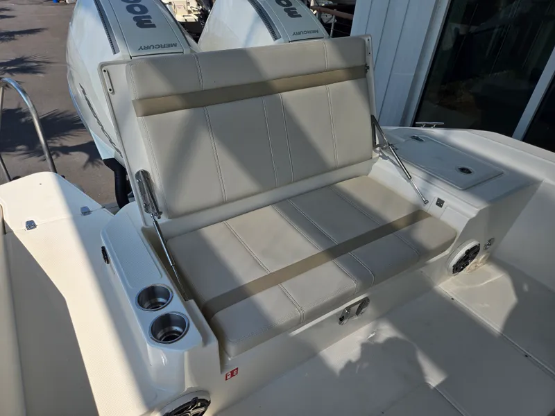 Slide: The Image of Boston Whaler 280 Dauntless 2027 - 4