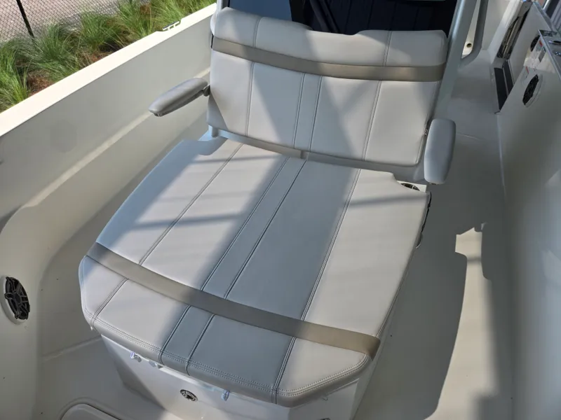 Slide: The Image of Boston Whaler 280 Dauntless 2027 - 17