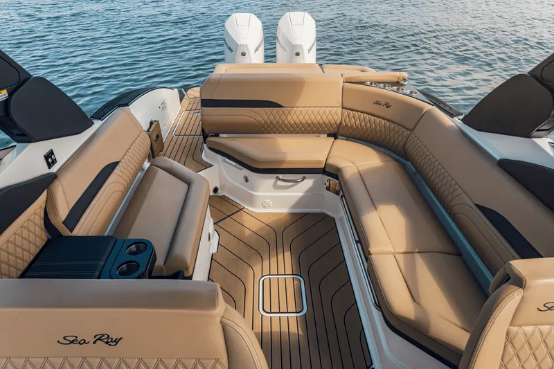 Slide: The Image of Sea Ray SLX 280 Outboard 2027 - 14