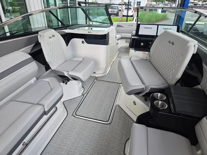 Slide: The Image of Sea Ray SLX 280 Outboard 2027 - 10