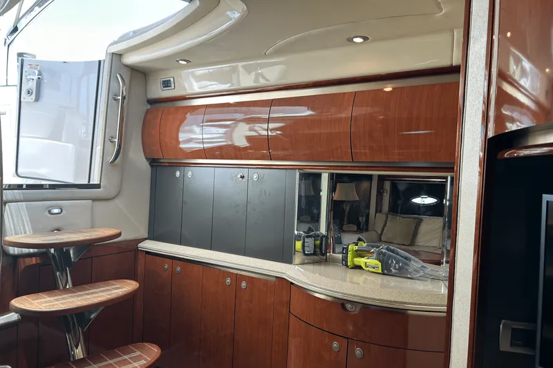 Slide: The Image of Sea Ray 50 SUNDANCER 2003 - 14