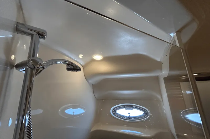 Slide: The Image of Sea Ray 50 SUNDANCER 2003 - 21