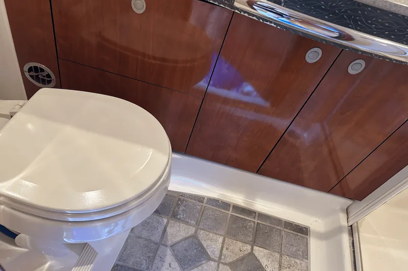 Slide: The Image of Sea Ray 50 SUNDANCER 2003 - 26