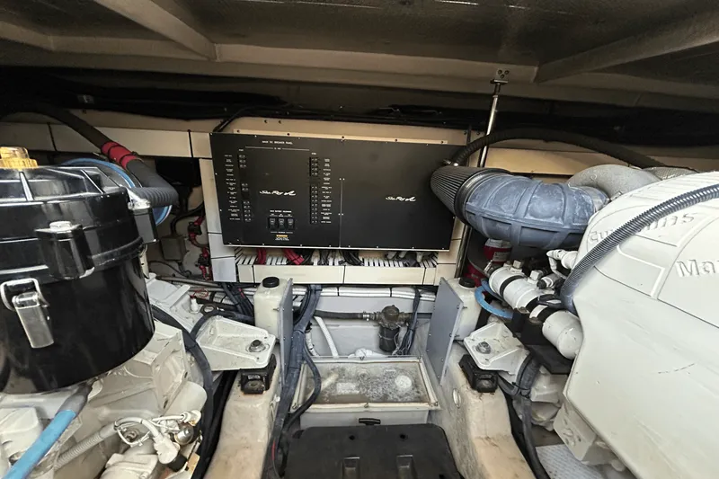 Slide: The Image of Sea Ray 50 SUNDANCER 2003 - 27