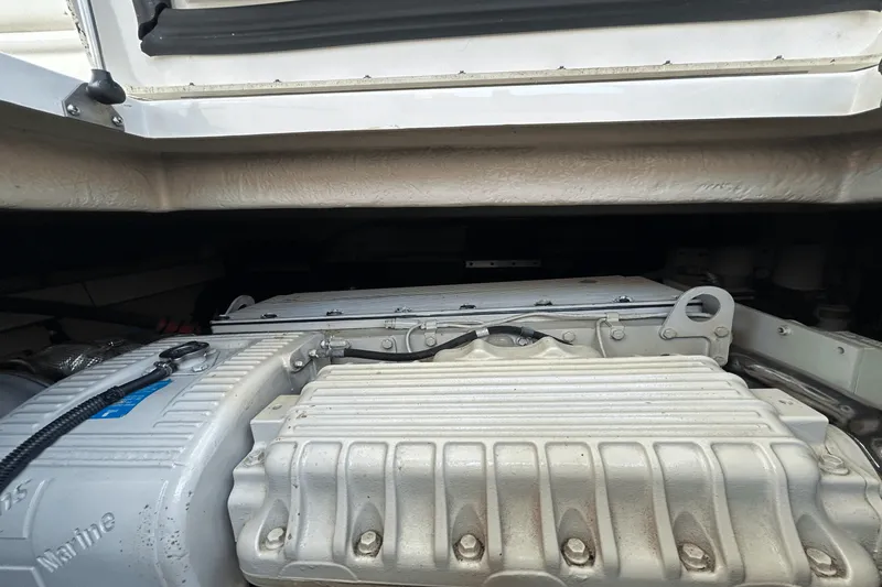 Slide: The Image of Sea Ray 50 SUNDANCER 2003 - 30