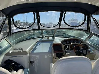 Slide: The Image of Interior view of 2005 Sea Ray 340 Sundancer yacht. - 32