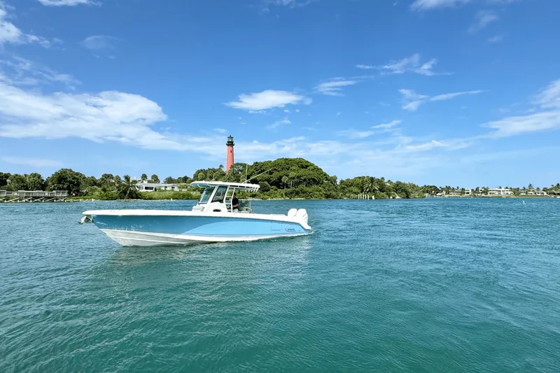 Slide: The Image of Boston Whaler 330 Outrage 2026 - 1