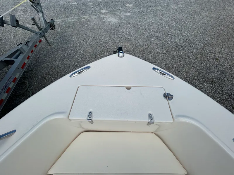 Slide: The Image of Grady-White Fisherman 180 2026 - 15