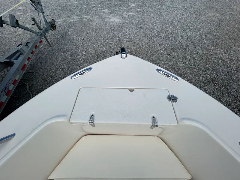 Slide: The Image of Grady-White Fisherman 180 2026 - 16