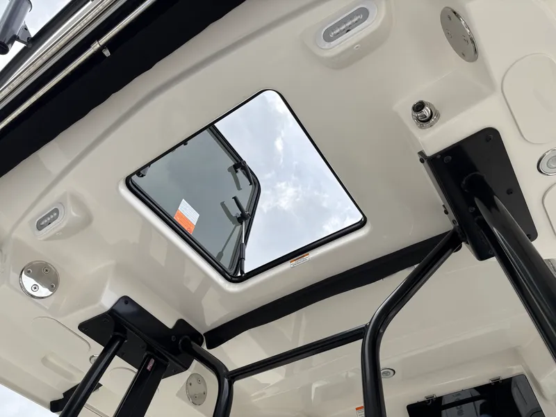 Slide: The Image of Boston Whaler 360 Outrage 2026 - 15