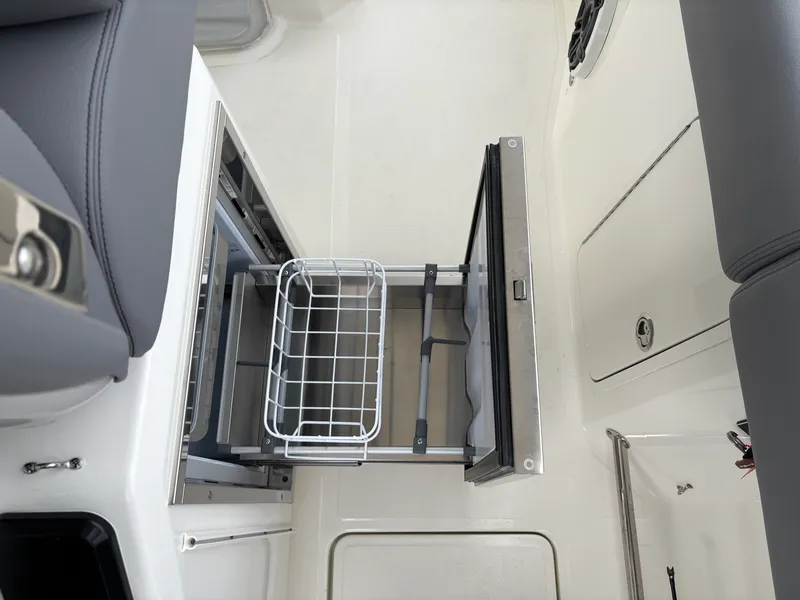 Slide: The Image of Boston Whaler 360 Outrage 2026 - 20