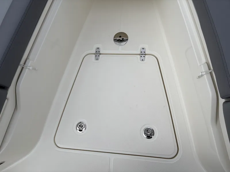 Slide: The Image of Boston Whaler 360 Outrage 2026 - 21