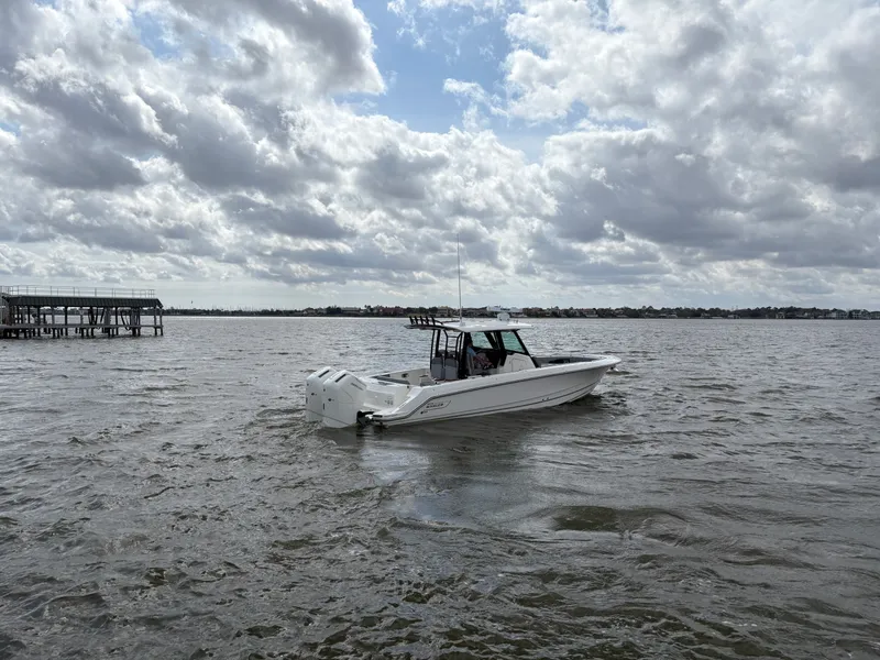 Slide: The Image of Boston Whaler 360 Outrage 2026 - 3