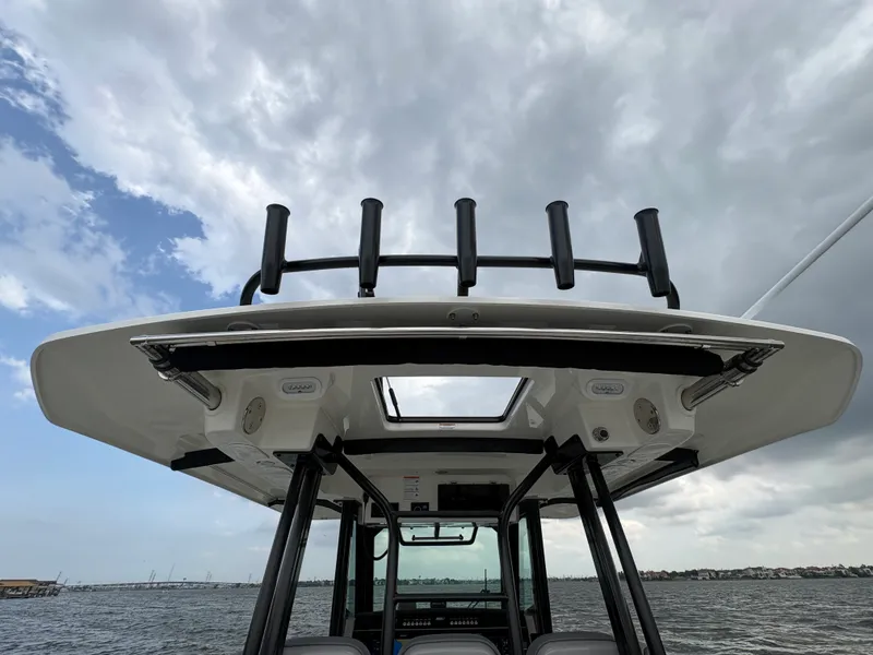 Slide: The Image of Boston Whaler 360 Outrage 2026 - 36