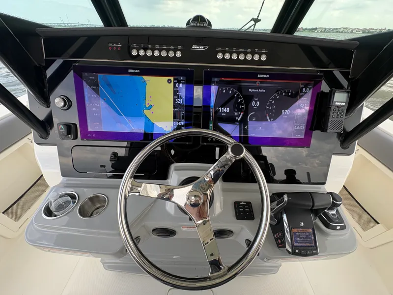 Slide: The Image of Boston Whaler 360 Outrage 2026 - 37