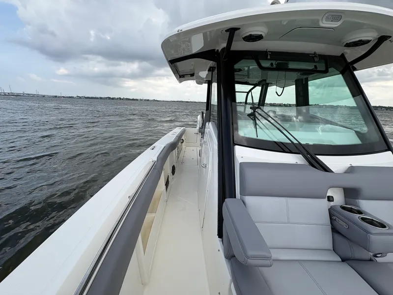 Slide: The Image of Boston Whaler 360 Outrage 2026 - 60