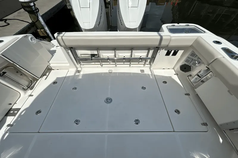 Slide: The Image of Boston Whaler 325 Conquest 2025 - 14