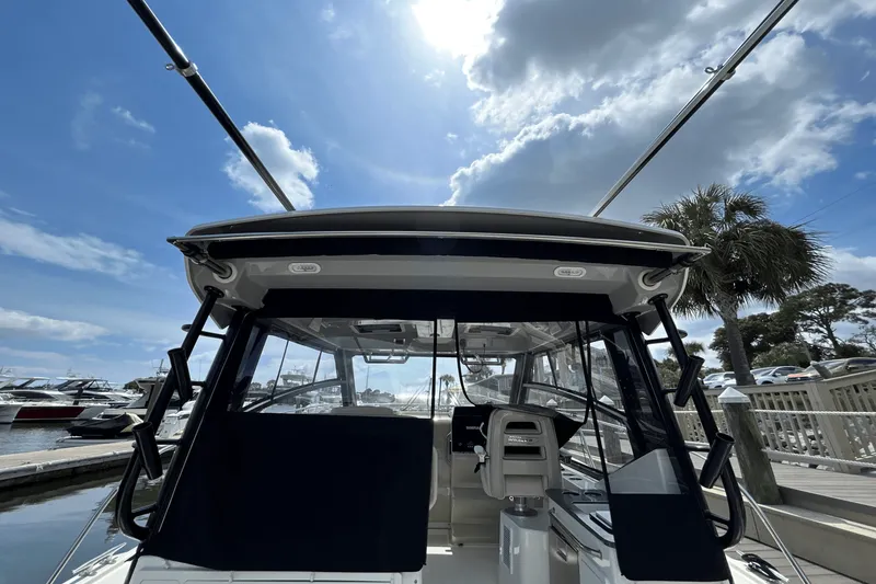 Slide: The Image of Boston Whaler 325 Conquest 2025 - 19