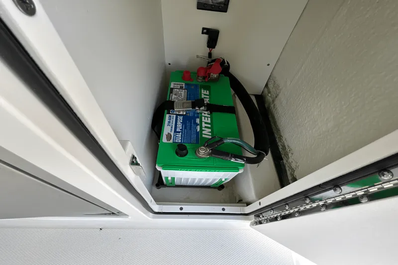 Slide: The Image of Boston Whaler 325 Conquest 2025 - 22