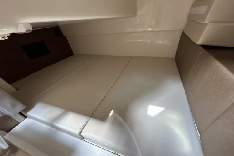 Slide: The Image of Boston Whaler 325 Conquest 2025 - 31