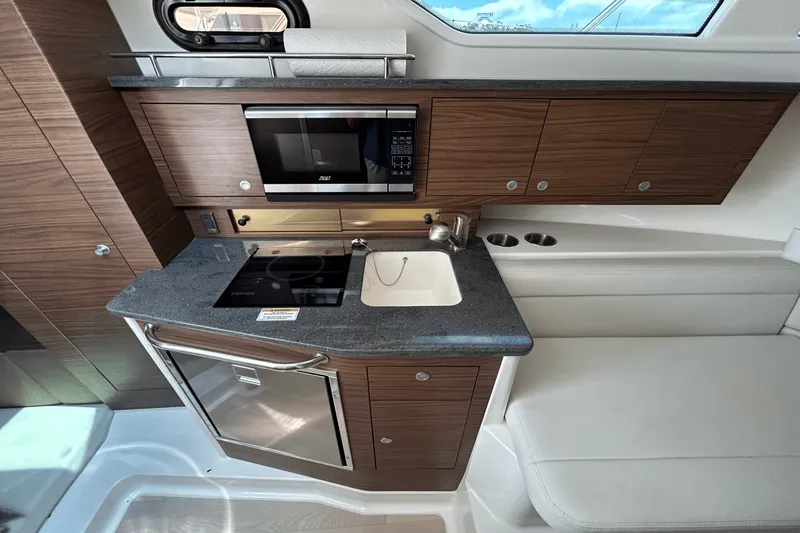 Slide: The Image of Boston Whaler 325 Conquest 2025 - 39