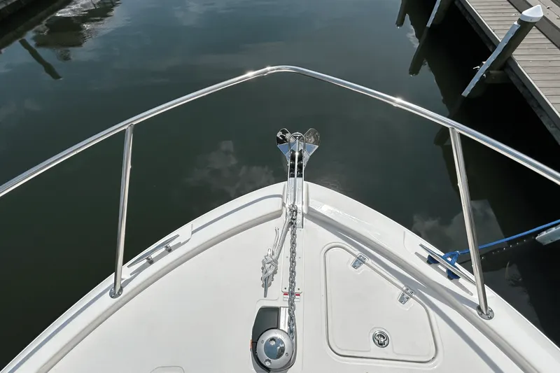 Slide: The Image of Boston Whaler 325 Conquest 2025 - 47