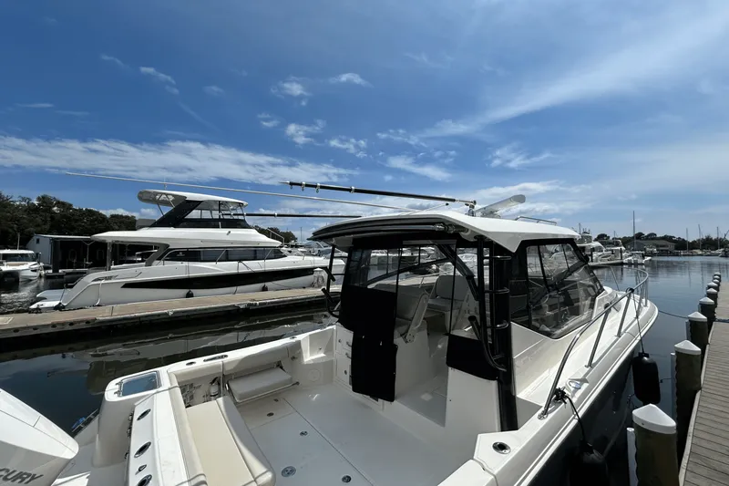 Slide: The Image of Boston Whaler 325 Conquest 2025 - 48