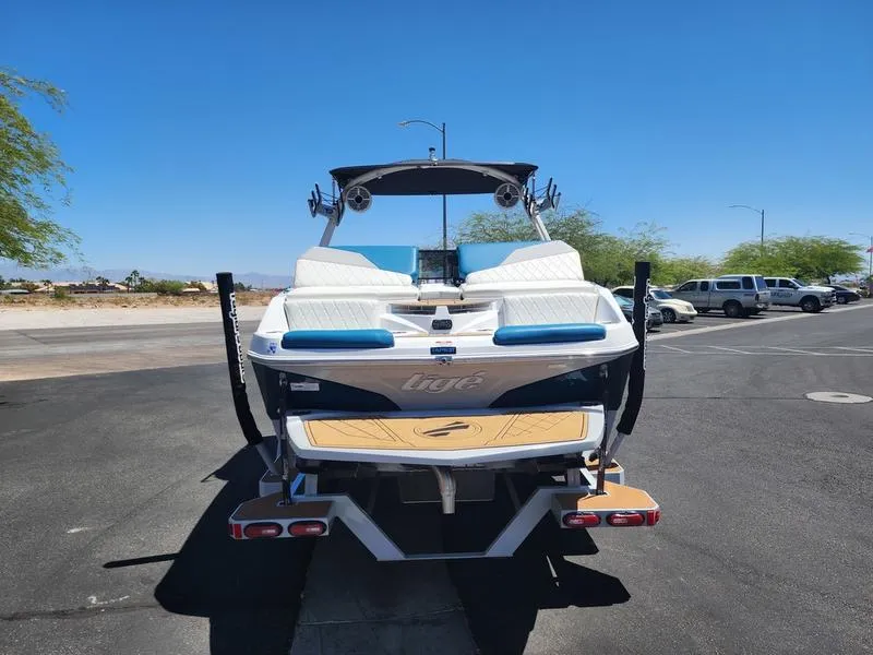 Slide: The Image of Tige Boats Z1 2022 - 9