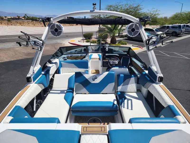 Slide: The Image of Tige Boats Z1 2022 - 22