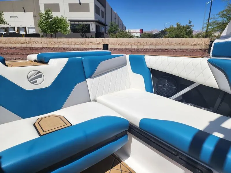 Slide: The Image of Tige Boats Z1 2022 - 42
