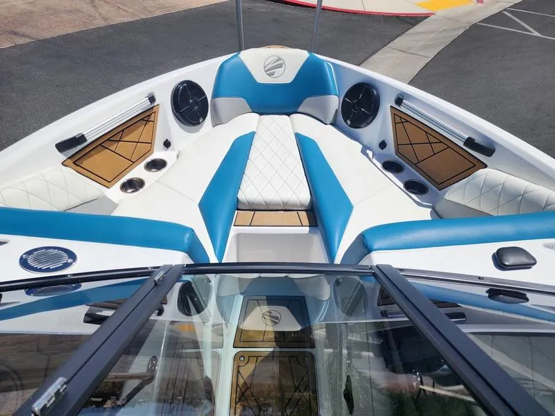 Slide: The Image of Tige Boats Z1 2022 - 34