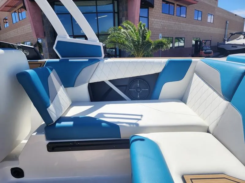 Slide: The Image of Tige Boats Z1 2022 - 40