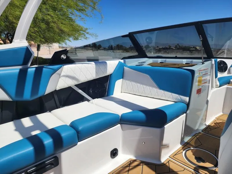 Slide: The Image of Tige Boats Z1 2022 - 36