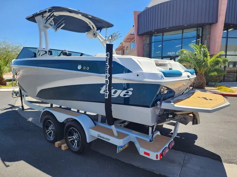 Slide: The Image of Tige Boats Z1 2022 - 5