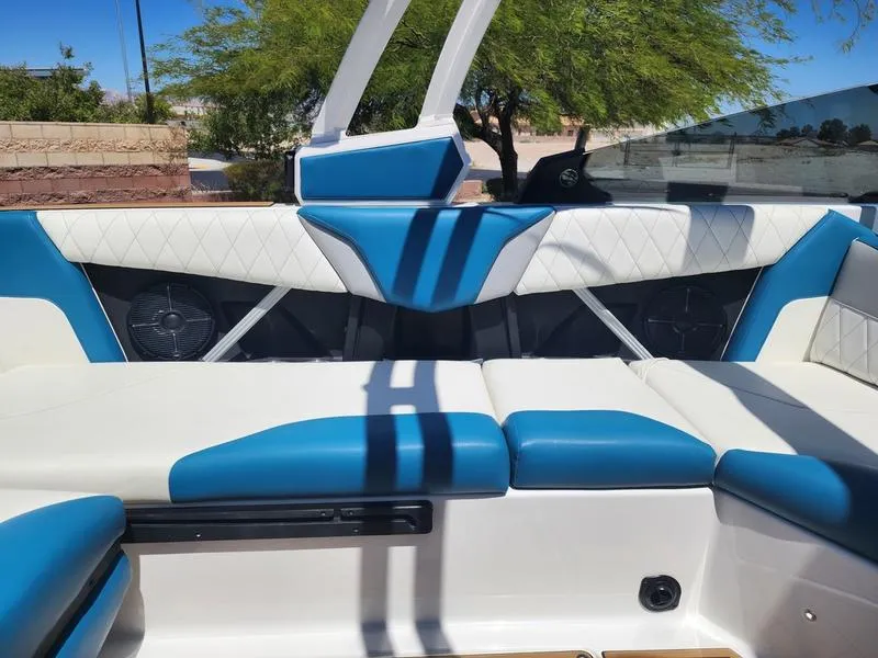 Slide: The Image of Tige Boats Z1 2022 - 43