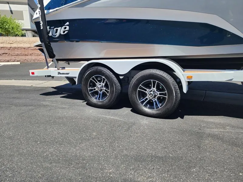 Slide: The Image of Tige Boats Z1 2022 - 17