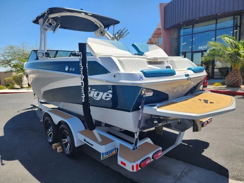Slide: The Image of Tige Boats Z1 2022 - 6