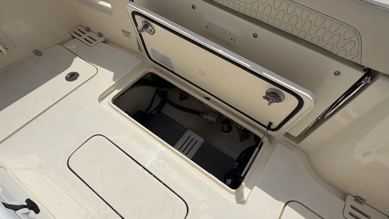 Slide: The Image of Scout 260 LXF 2027 - 16