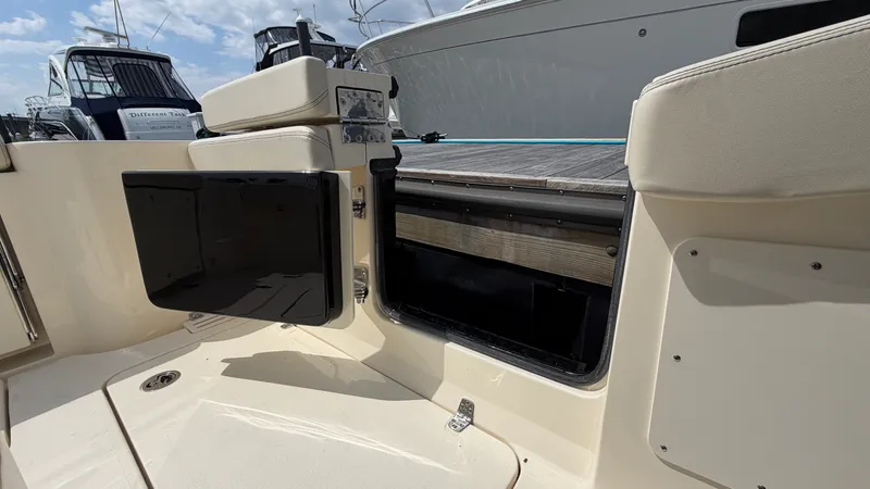 Slide: The Image of Scout 260 LXF 2027 - 22
